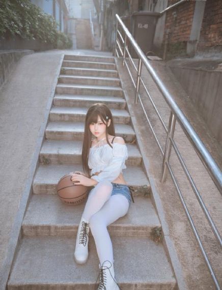 被陌生人抱着在公交车上po文