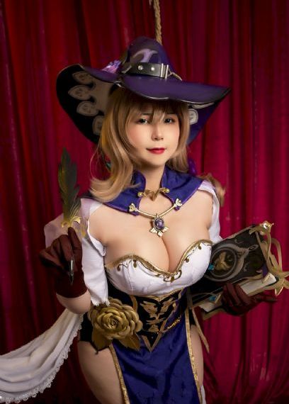 一边揉，一边捏打扑克的电影